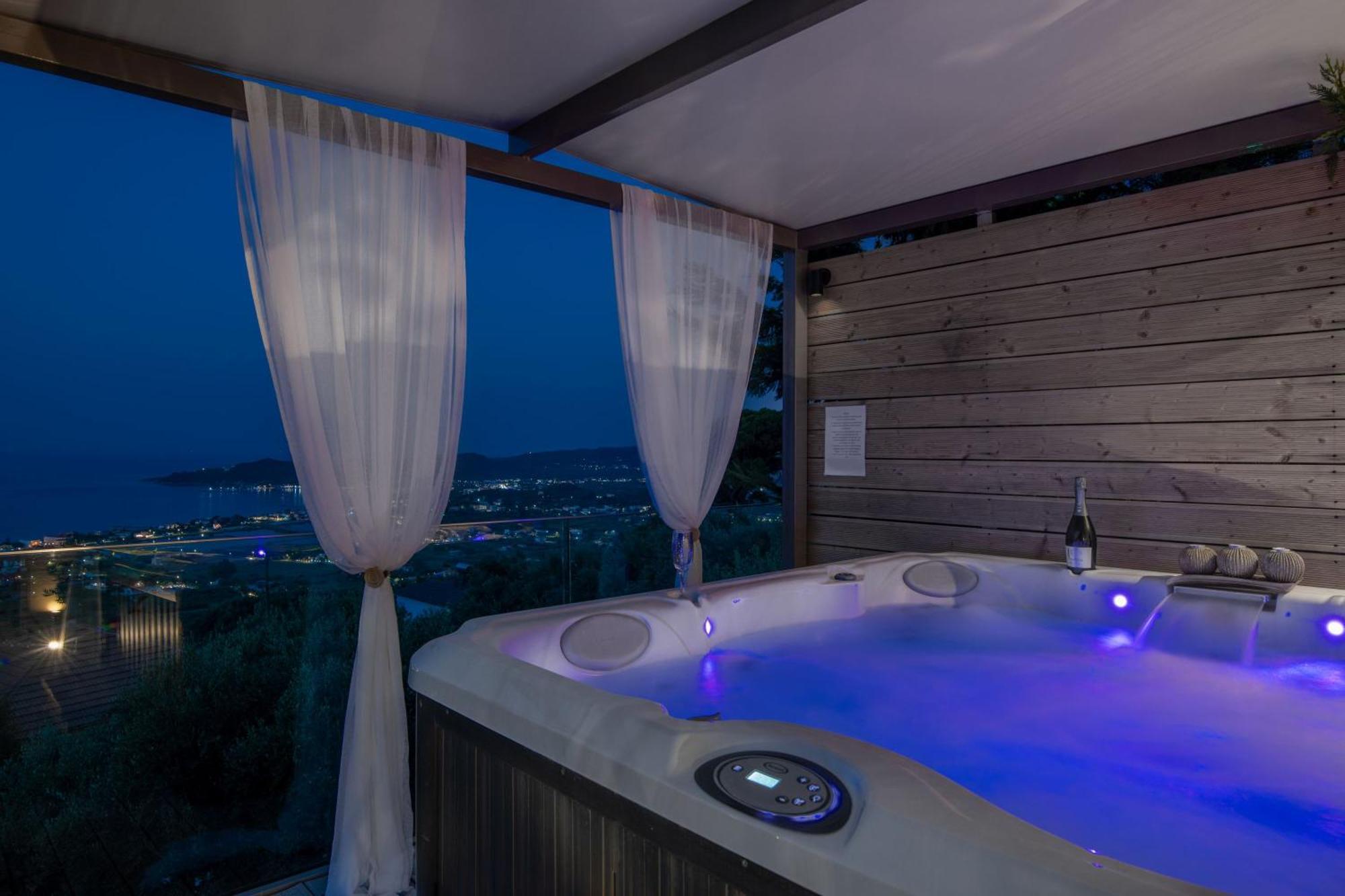 Artemis - Spectacular Views & Ideal For Large Groups, By Zantewize Villa *