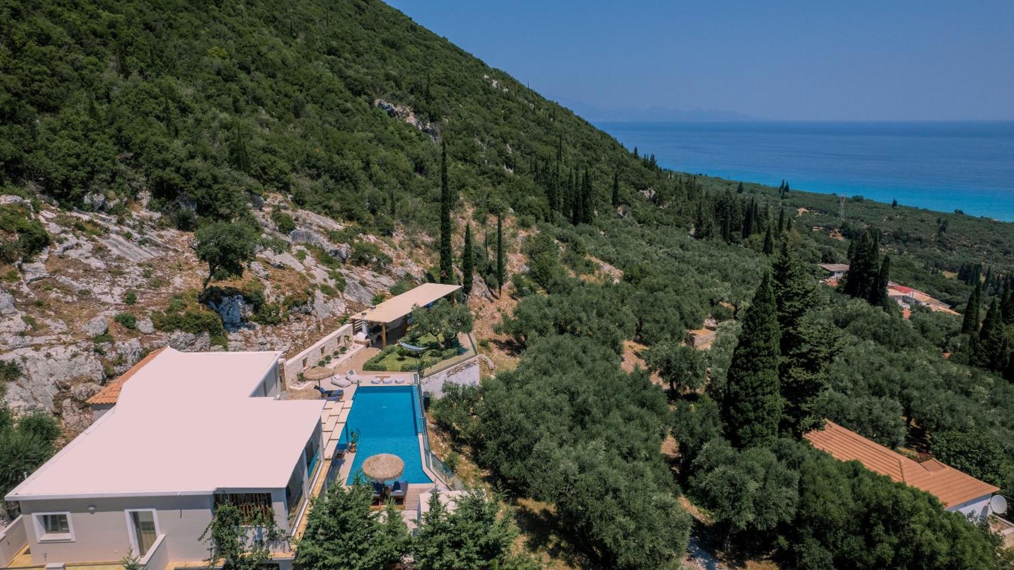 Artemis - Spectacular Views & Ideal For Large Groups, By Zantewize Villa