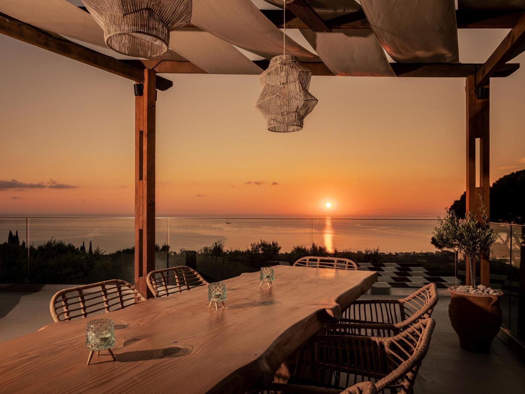 Artemis - Spectacular Views & Ideal For Large Groups, By Zantewize Khartata