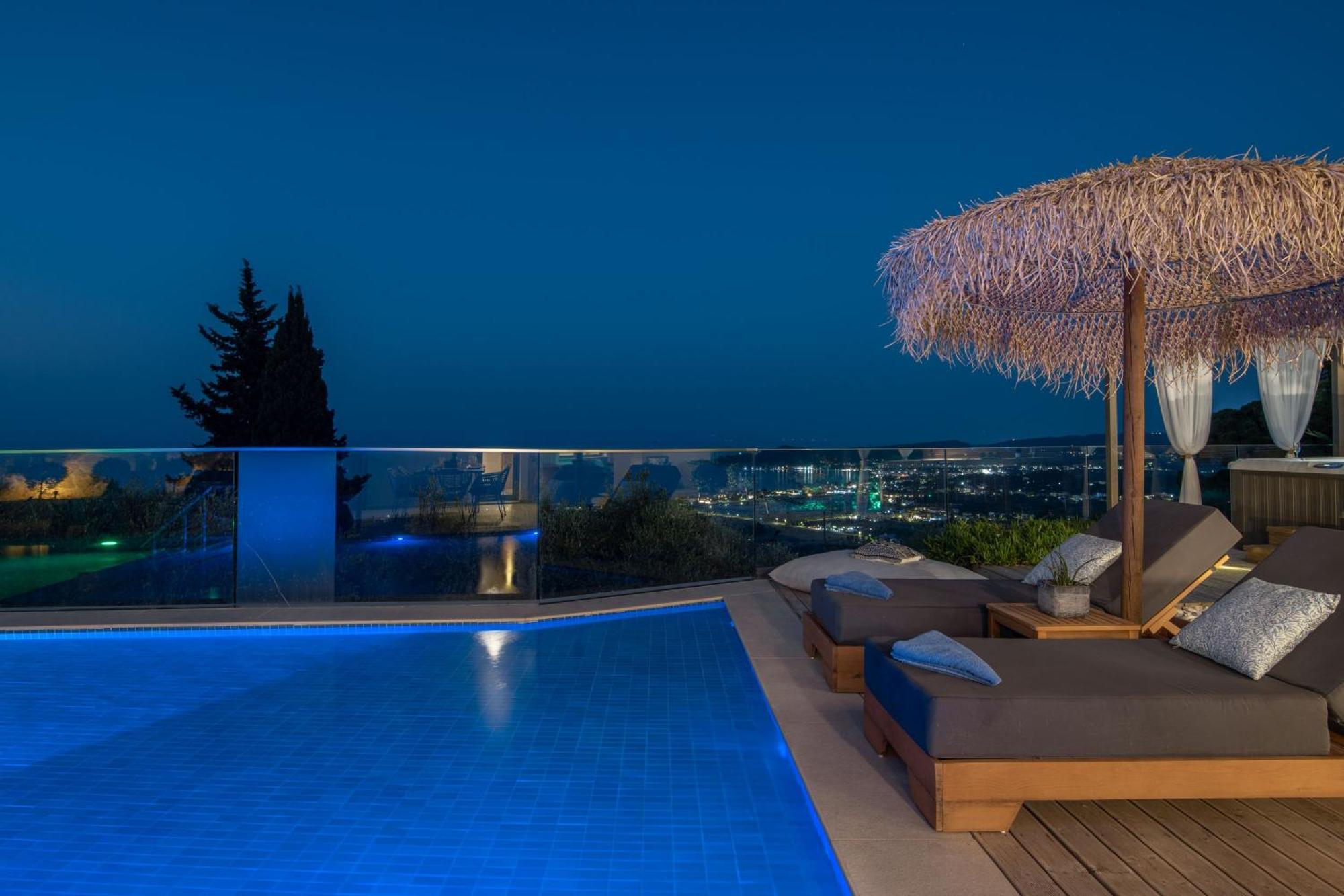 Artemis - Spectacular Views & Ideal For Large Groups, By Zantewize Villa *